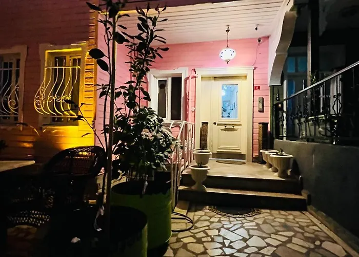 Pembe Koesk Old Center 3*