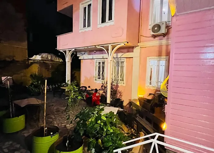 Pembe Koesk Old Center