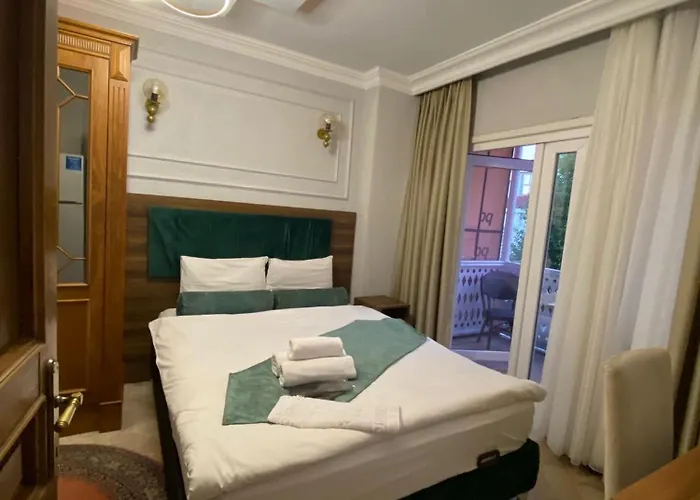 Pembe Koesk Old Center 3*