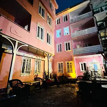 Pembe Koesk Old Center 3*