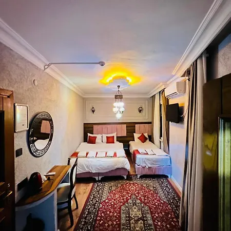 Pembe Koesk Old Center Istanbul