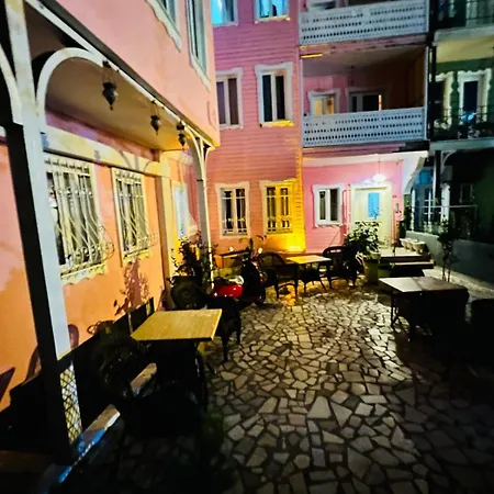 Pembe Koesk Old Center