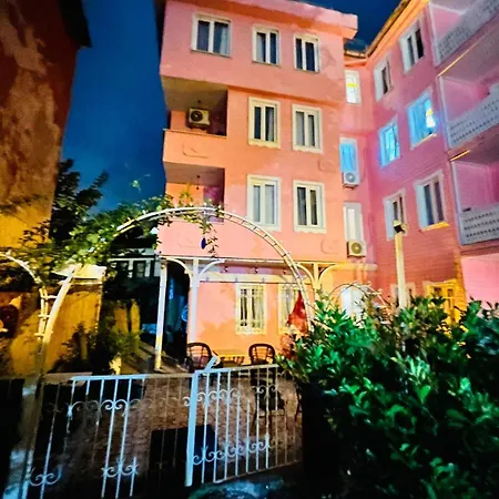Pembe Koesk Old Center Istanbul