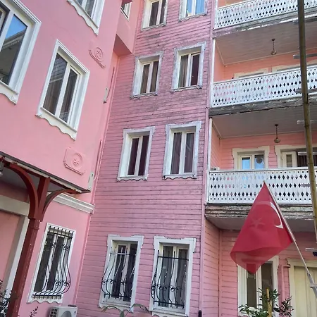 Pembe Koesk Old Center Hotel