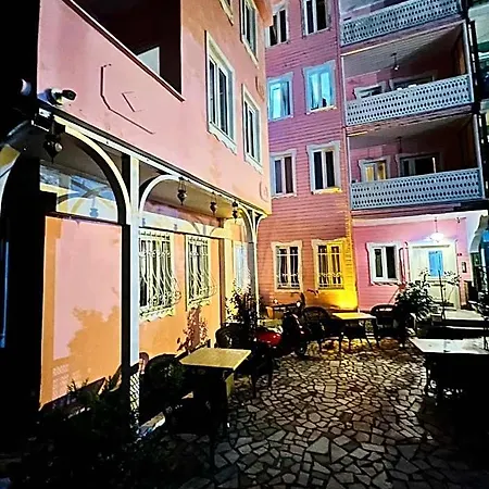 Pembe Koesk Old Center 3*
