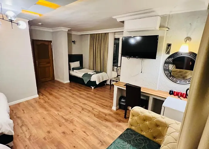 Hotel Pembe Koesk Old Center 3*