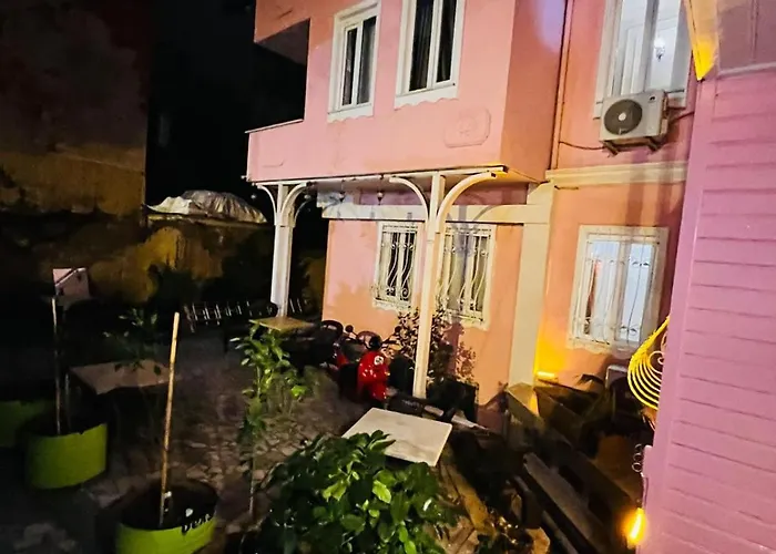 Pembe Koesk Old Center Hotel