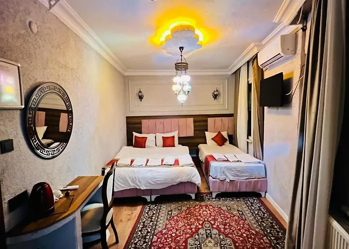 Pembe Koesk Old Center