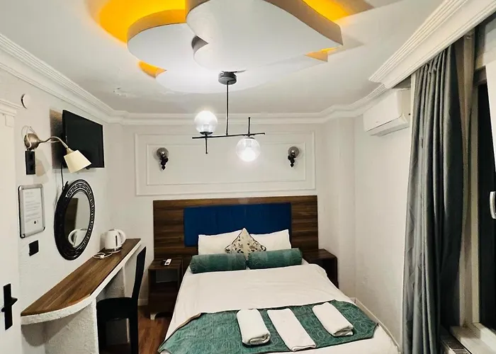 Pembe Koesk Old Center Hotel 3*