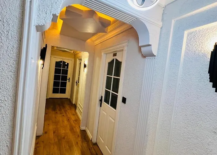 Hotel Pembe Koesk Old Center 3*