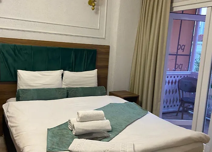 Pembe Koesk Old Center 3*