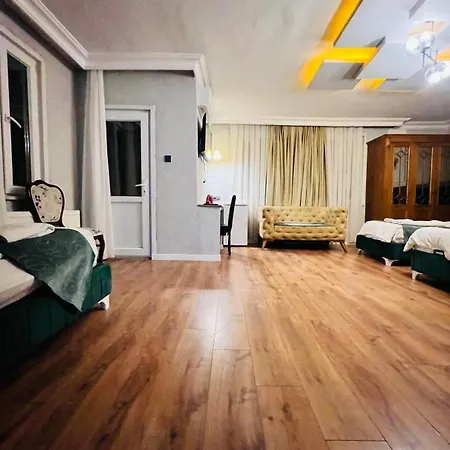 Pembe Koesk Old Center