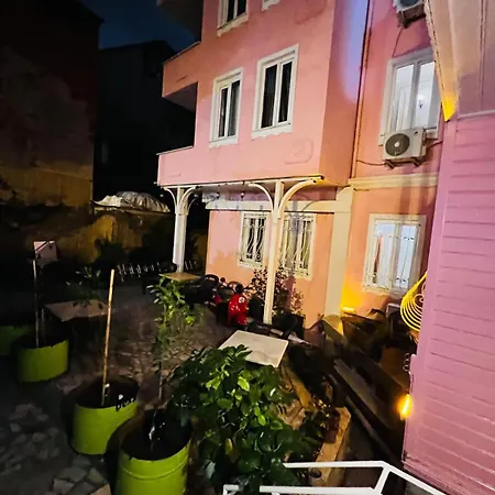 Pembe Koesk Old Center Hotell
