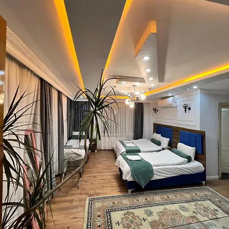 Pembe Koesk Old Center Hotell 3*